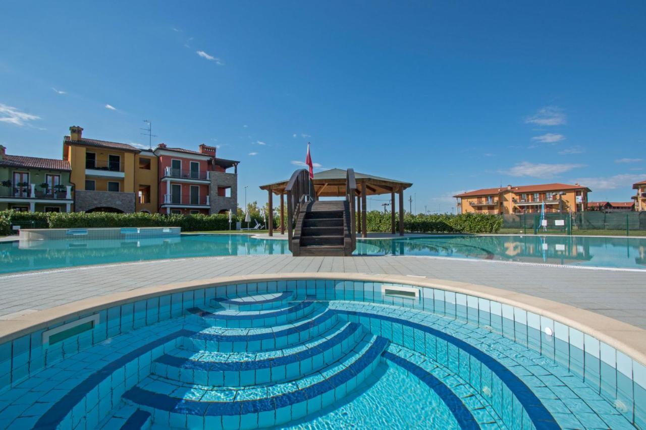 Baglio Degli Ulivi 3 Apartment By Wonderful Italy Sirmione Bagian luar foto