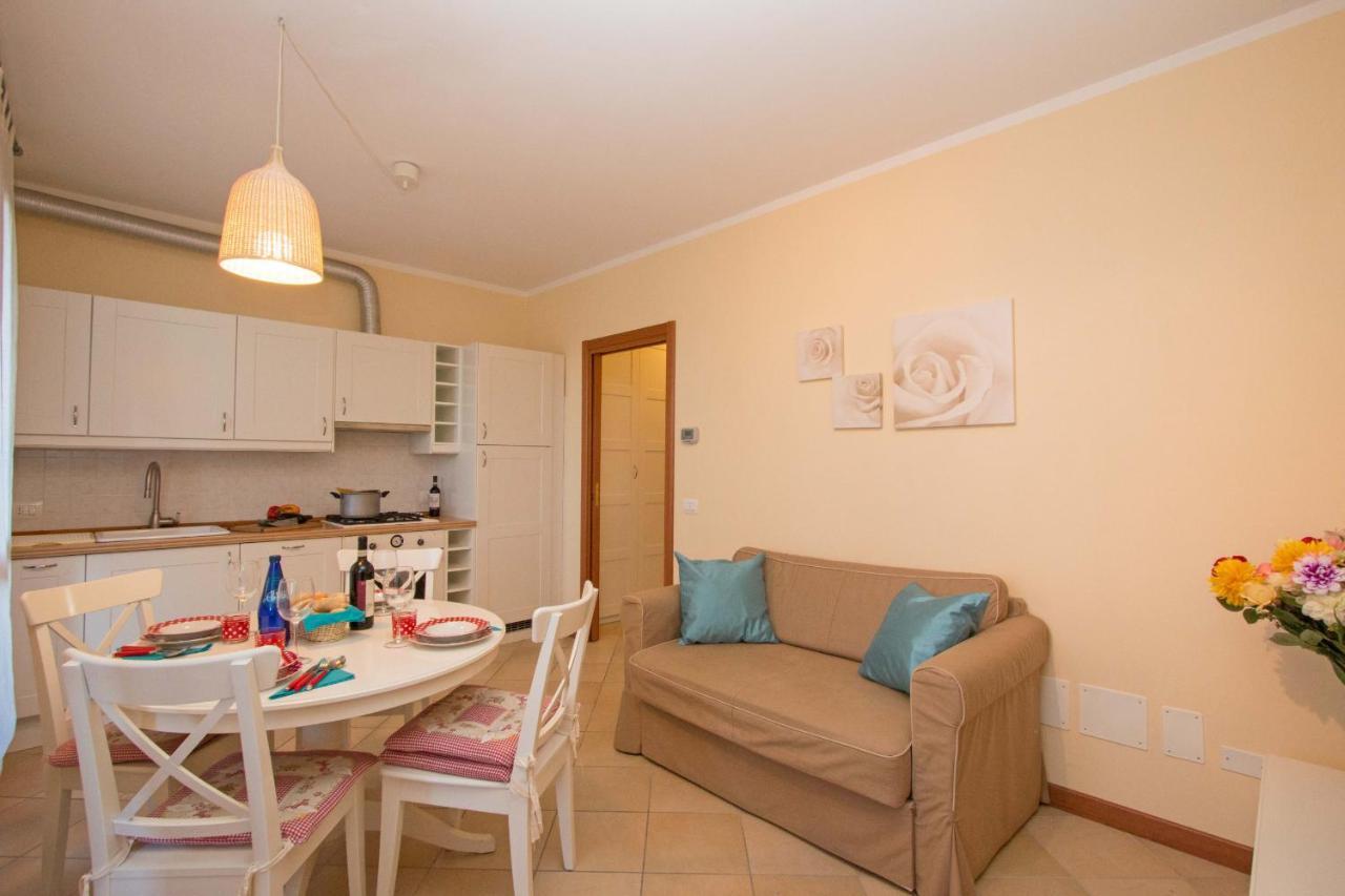 Baglio Degli Ulivi 3 Apartment By Wonderful Italy Sirmione Bagian luar foto