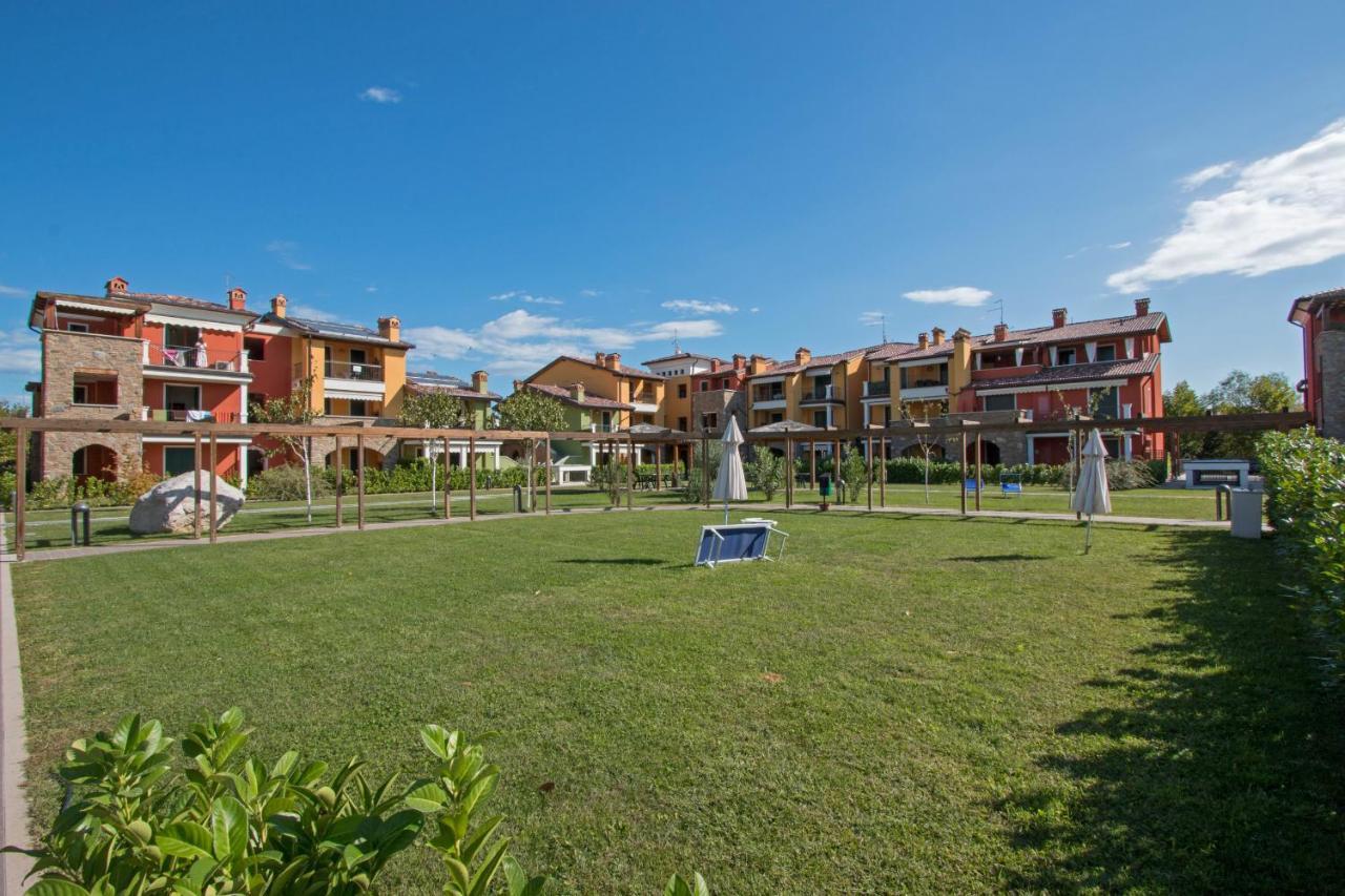 Baglio Degli Ulivi 3 Apartment By Wonderful Italy Sirmione Bagian luar foto